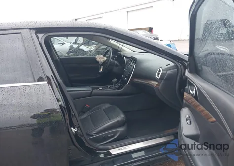 2018 Nissan Maxima 3.5 Platinum z USA, uszkodzony, nr VIN 1N4AA6AP8JC388701